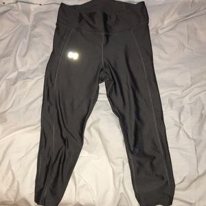Under Armour cropped leggings